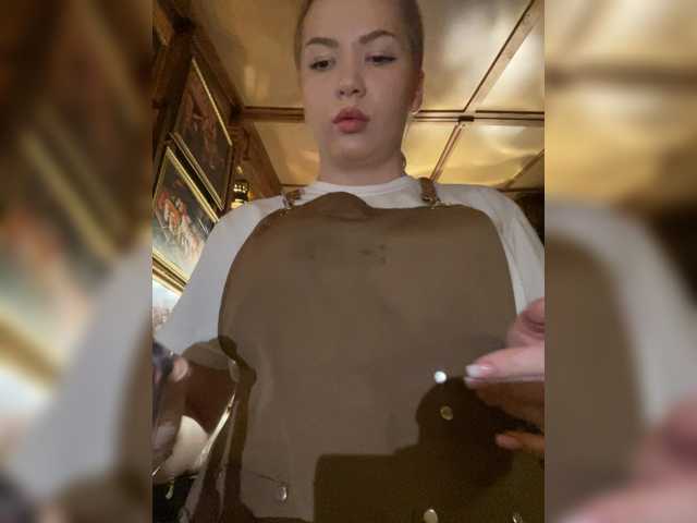 MiaDiva live cam preview