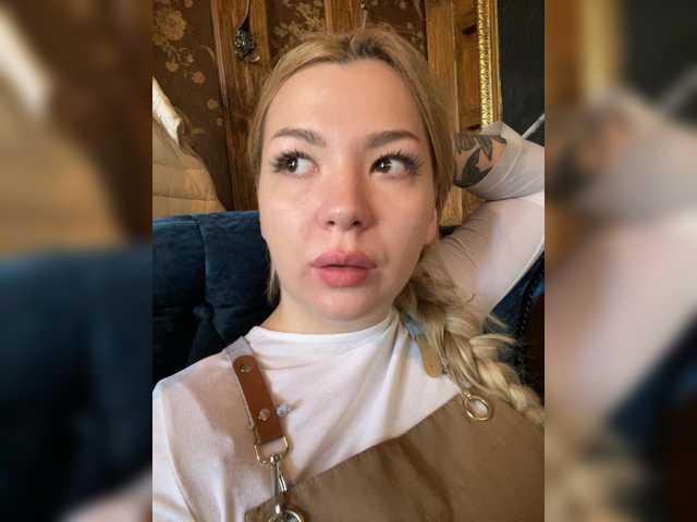 MiaDiva live cam on BongaCams