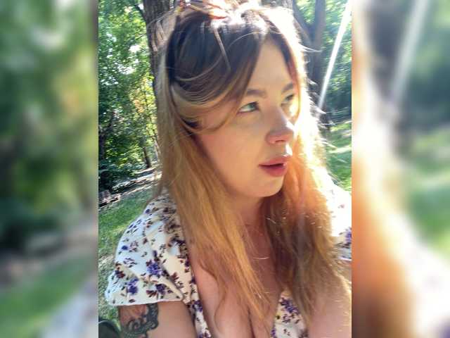 MiaDiva live cam on BongaCams