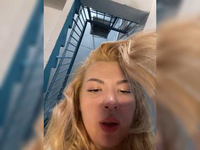 MiaDiva live cam on BongaCams