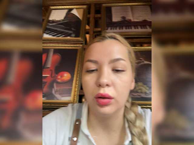 MiaDiva live cam on BongaCams
