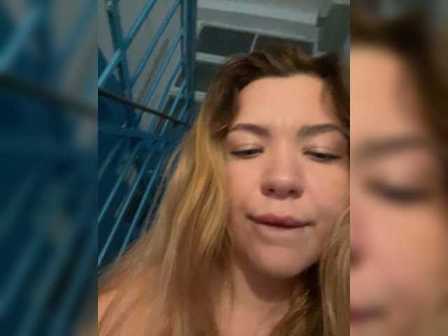 MiaDiva live cam