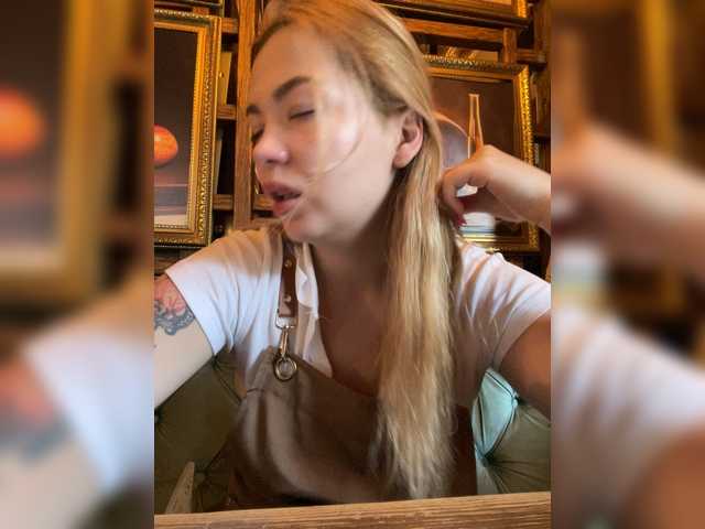 MiaDiva live cam on BongaCams