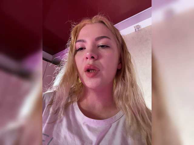 MiaDiva live cam on BongaCams