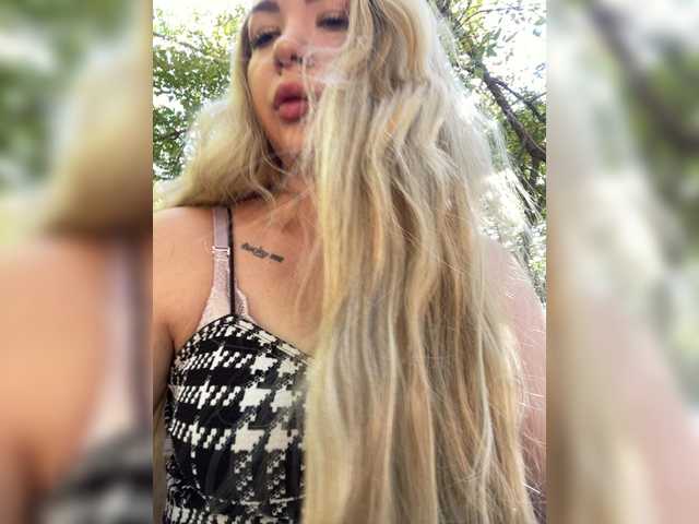 MiaDiva live cam on BongaCams