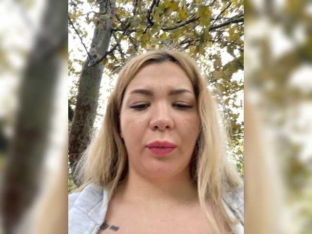 MiaDiva live cam on BongaCams