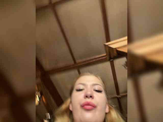 MiaDiva webcam