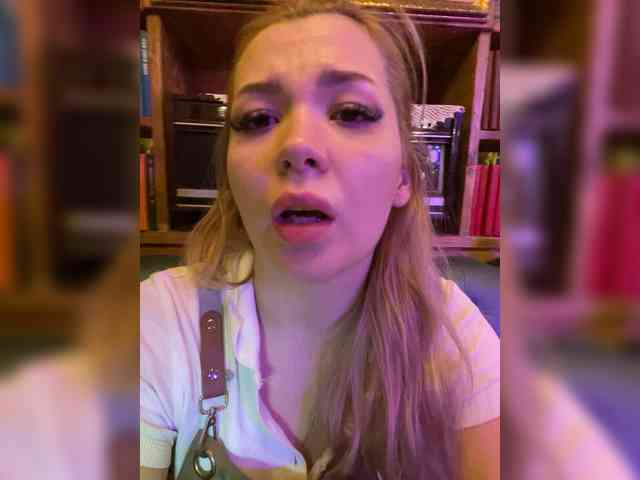 MiaDiva webcam