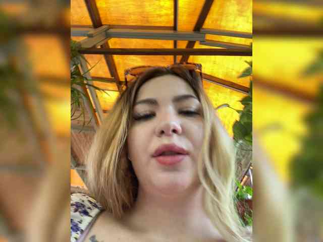 MiaDiva webcam