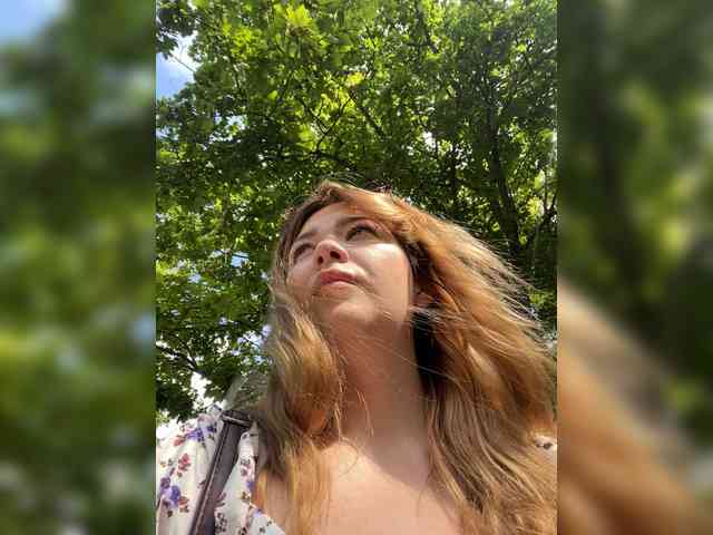 MiaDiva Live Webcam on BongaCams