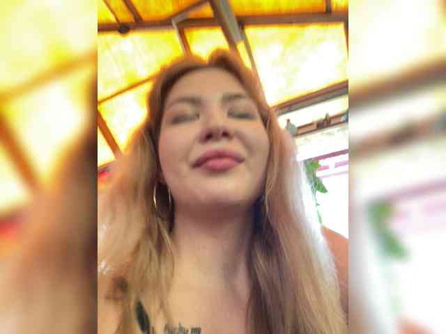 MiaDiva webcam