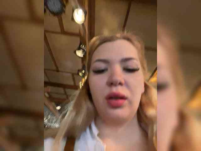 MiaDiva webcam
