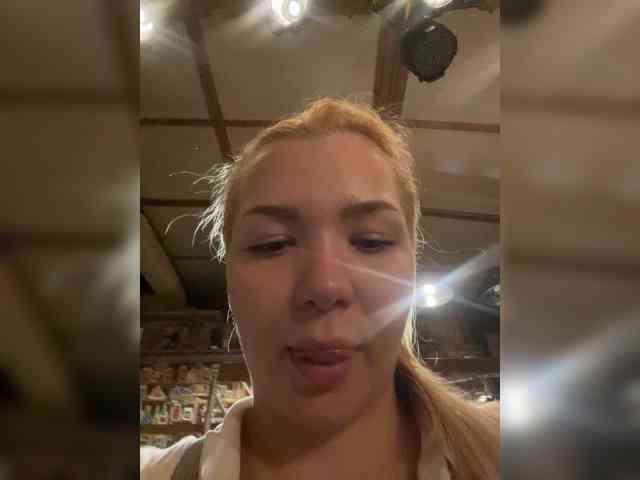 MiaDiva webcam