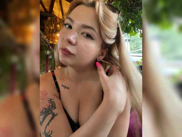 MiaDiva webcam