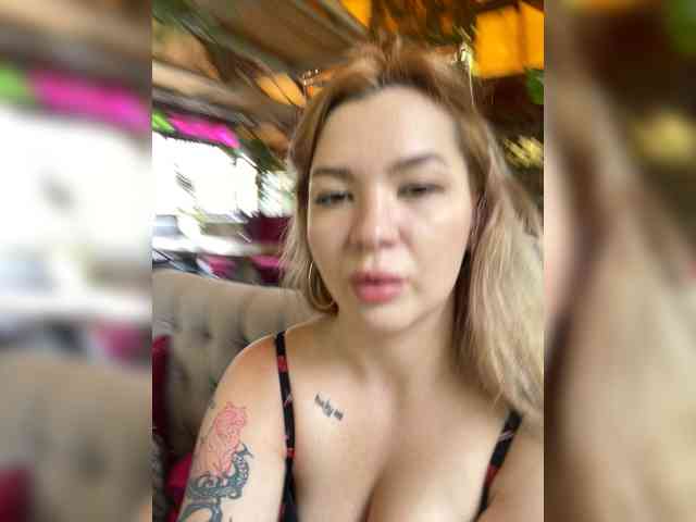 MiaDiva webcam