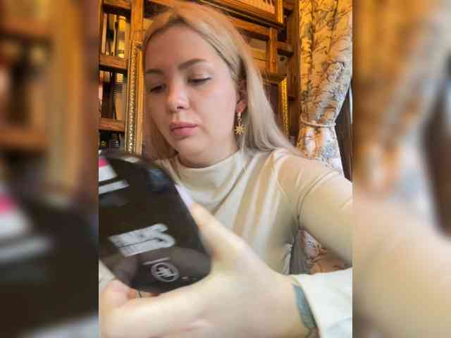 MiaDiva webcam