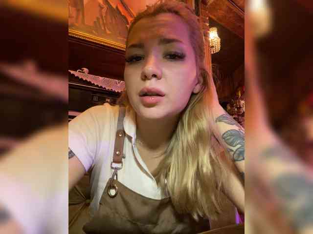 MiaDiva webcam