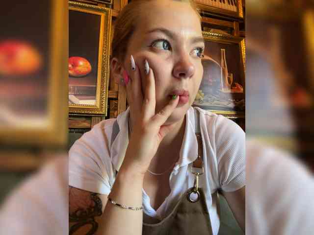 MiaDiva webcam