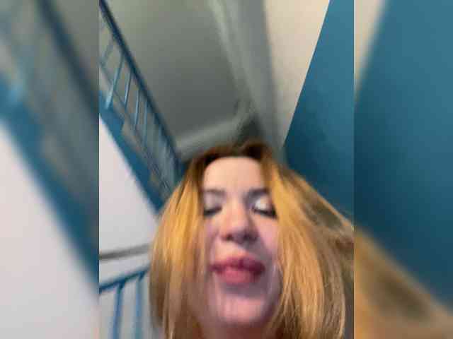 MiaDiva — Female live cam