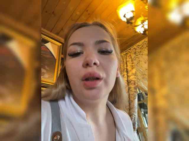 MiaDiva webcam