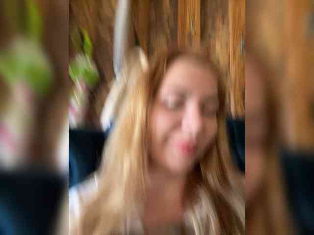 MiaDiva webcam