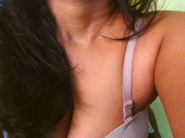 pinklattee webcam
