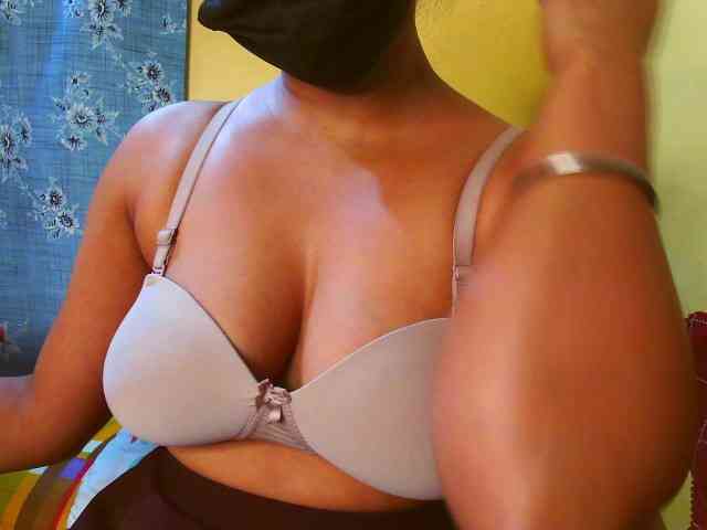 pinklattee webcam