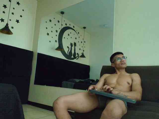 Ryannfox's cam show statistics and live stream