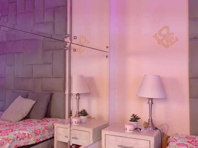 IsaSweett live cam on BongaCams