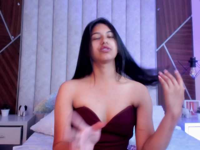 IsaSweett live webcam show