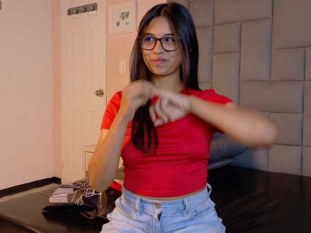 IsaSweett live cam on BongaCams