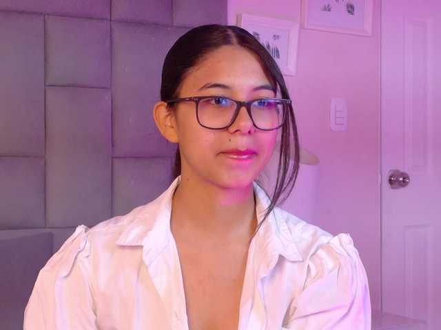 IsaSweett live cam on BongaCams