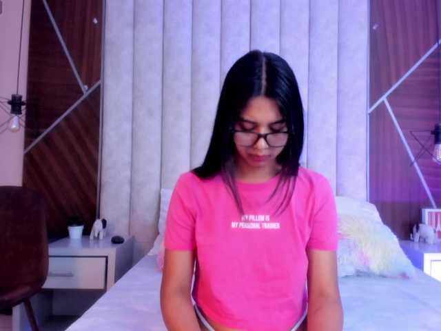IsaSweett live webcam show