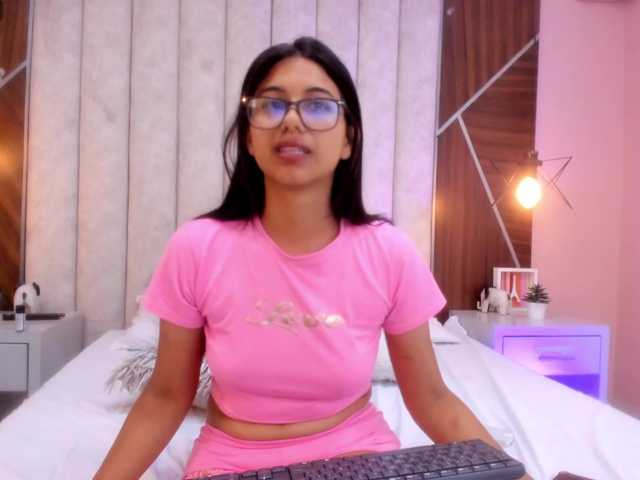 IsaSweett live cam on BongaCams