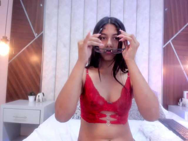 IsaSweett live cam on BongaCams