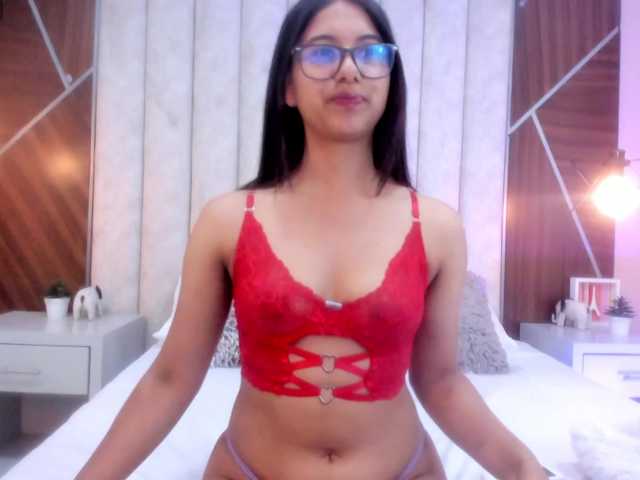 IsaSweett live webcam show