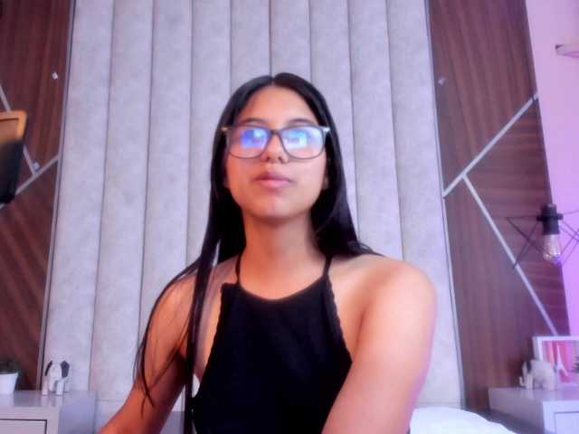 IsaSweett live cam on BongaCams