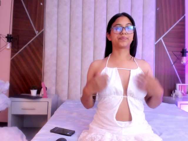 IsaSweett live cam on BongaCams