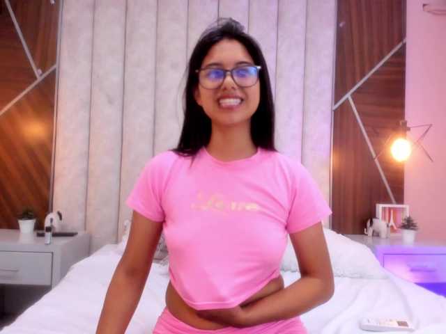 IsaSweett live webcam show