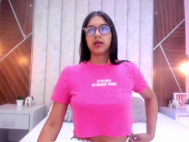 IsaSweett live webcam show