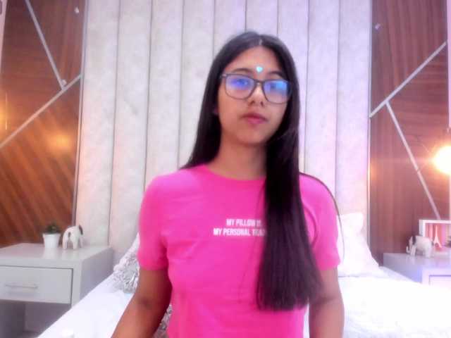 IsaSweett live webcam show