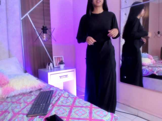 IsaSweett live cam on BongaCams