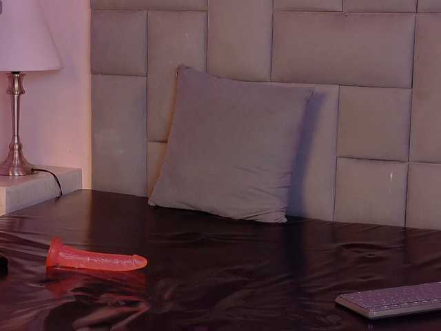 IsaSweett live cam on BongaCams