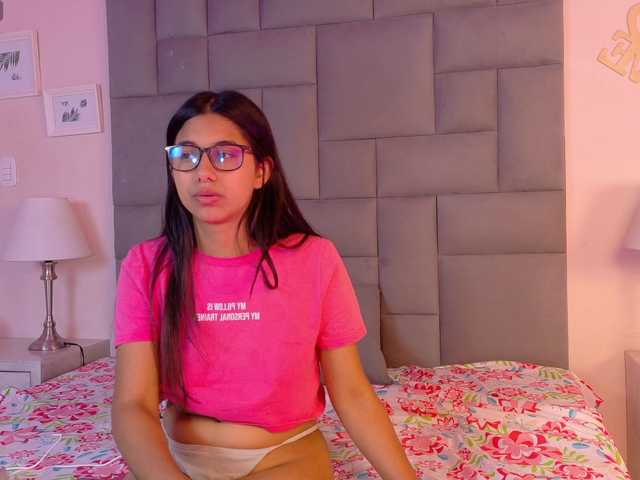 IsaSweett live cam on BongaCams