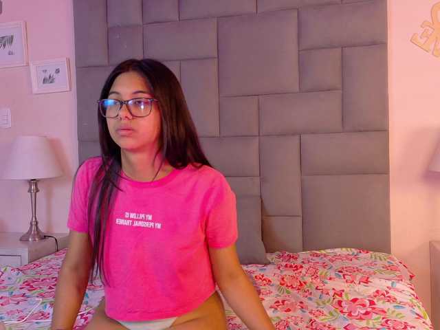 IsaSweett live cam on BongaCams