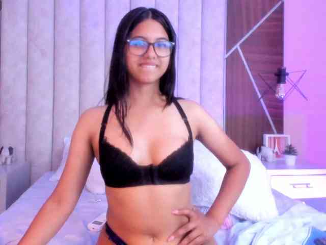 IsaSweett webcam