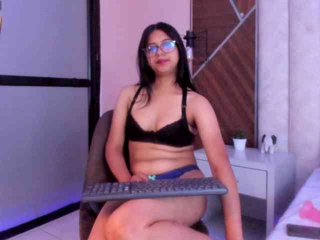 IsaSweett webcam