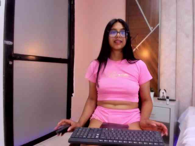 IsaSweett webcam