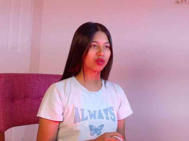 IsaSweett Live Webcam on BongaCams