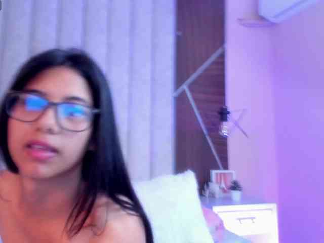IsaSweett webcam